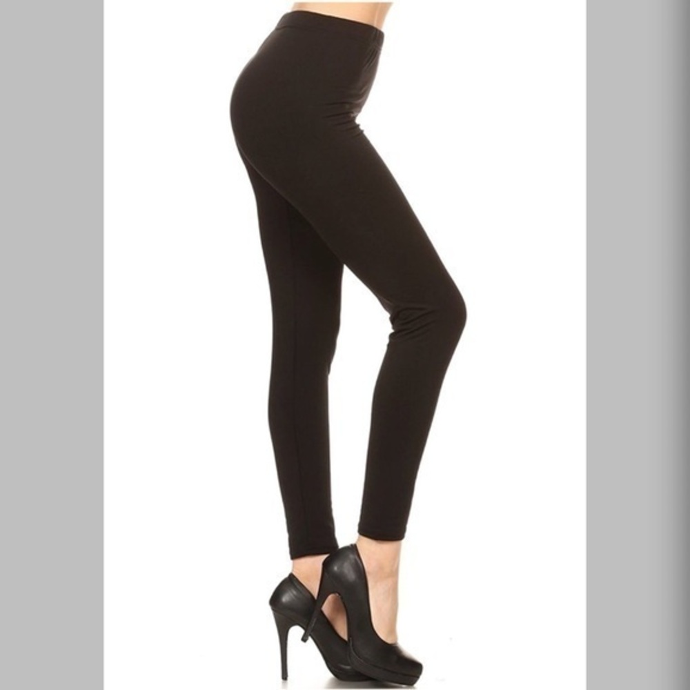 Fleece Solid Black Buttery Warm Cozy Leggings One Size NWOT #4248